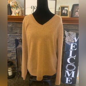 Tahari Women's V-Neck Cashmere Sweater in Camel Brown